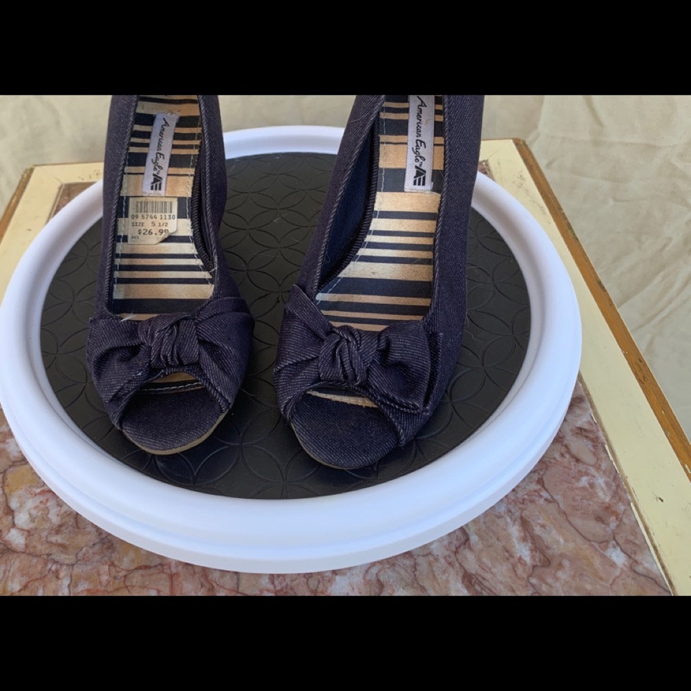 AMERICAN EAGLE BLUE JEAN WEDGE